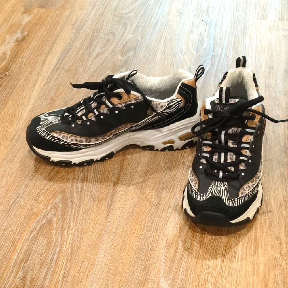 Skechers D'Lites Black & White with Zebra & Leopard Patterned Sneakers Women's 7